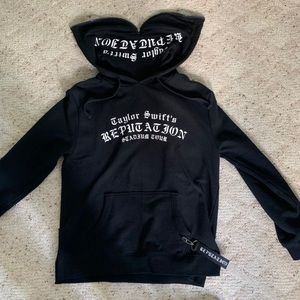 Taylor swift reputation stadium tour hoodie  Small
